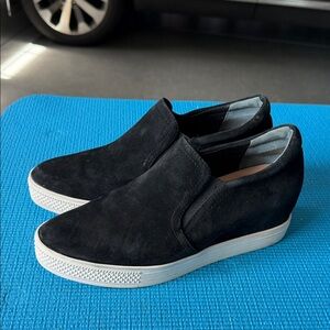 Caslon Women’s Black Slip-On Suede Wedge Sneakers 8 1/2
